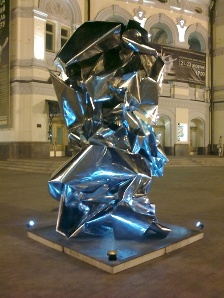 https://adsh.org.ua/blog/upload/opera_sculpture_1.jpg